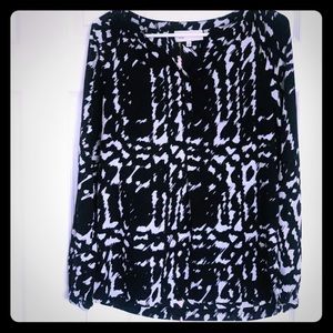Jones New York ladies blouse size small designer